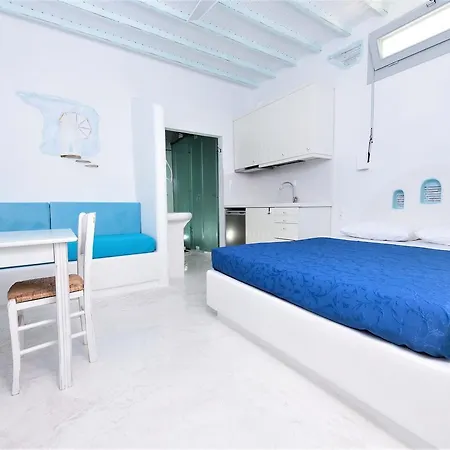 Mumua * Mykonos Town